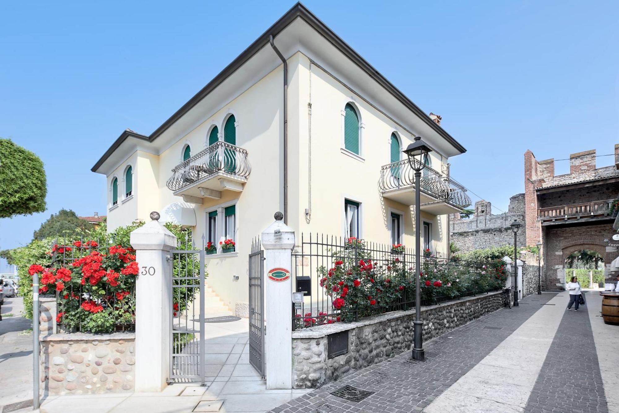 Hotel Villa Cansignorio ラツィーゼ エクステリア 写真